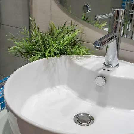 City Oasis: Newly Renovated 2Br Apt In City Center Atény Exteriér fotografie