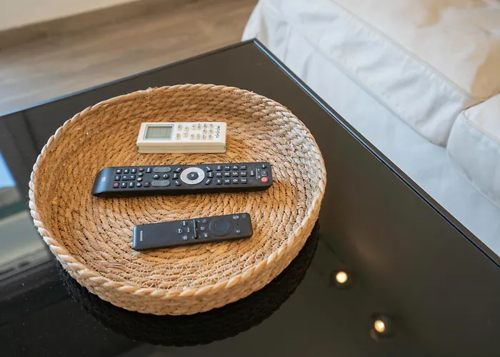 City Oasis: Newly Renovated 2Br Apt In City Center