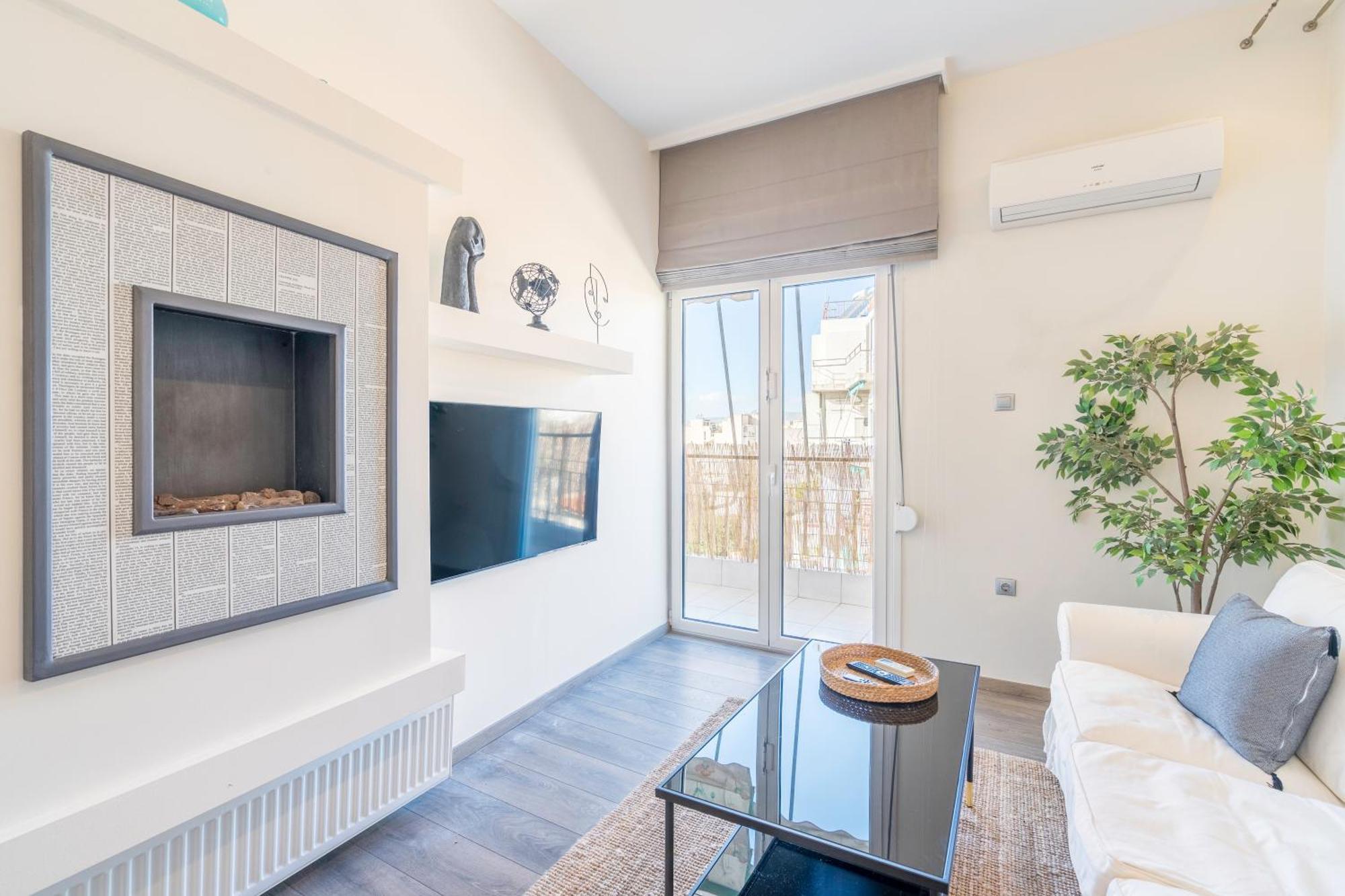 Oasis: Newly Renovated 2br In Center Apartment Athens
