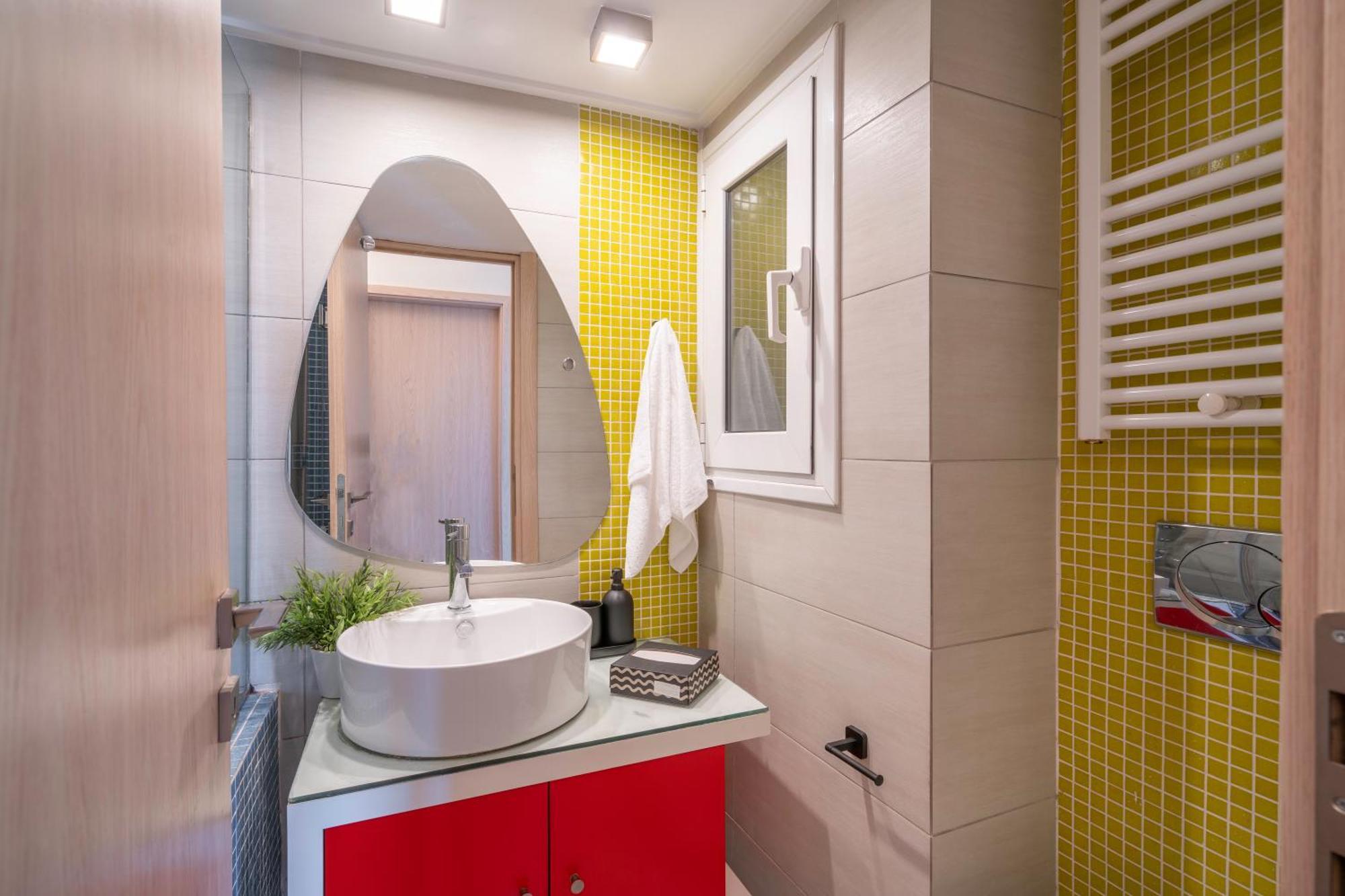 Oasis: Newly Renovated 2br In Center Apartment