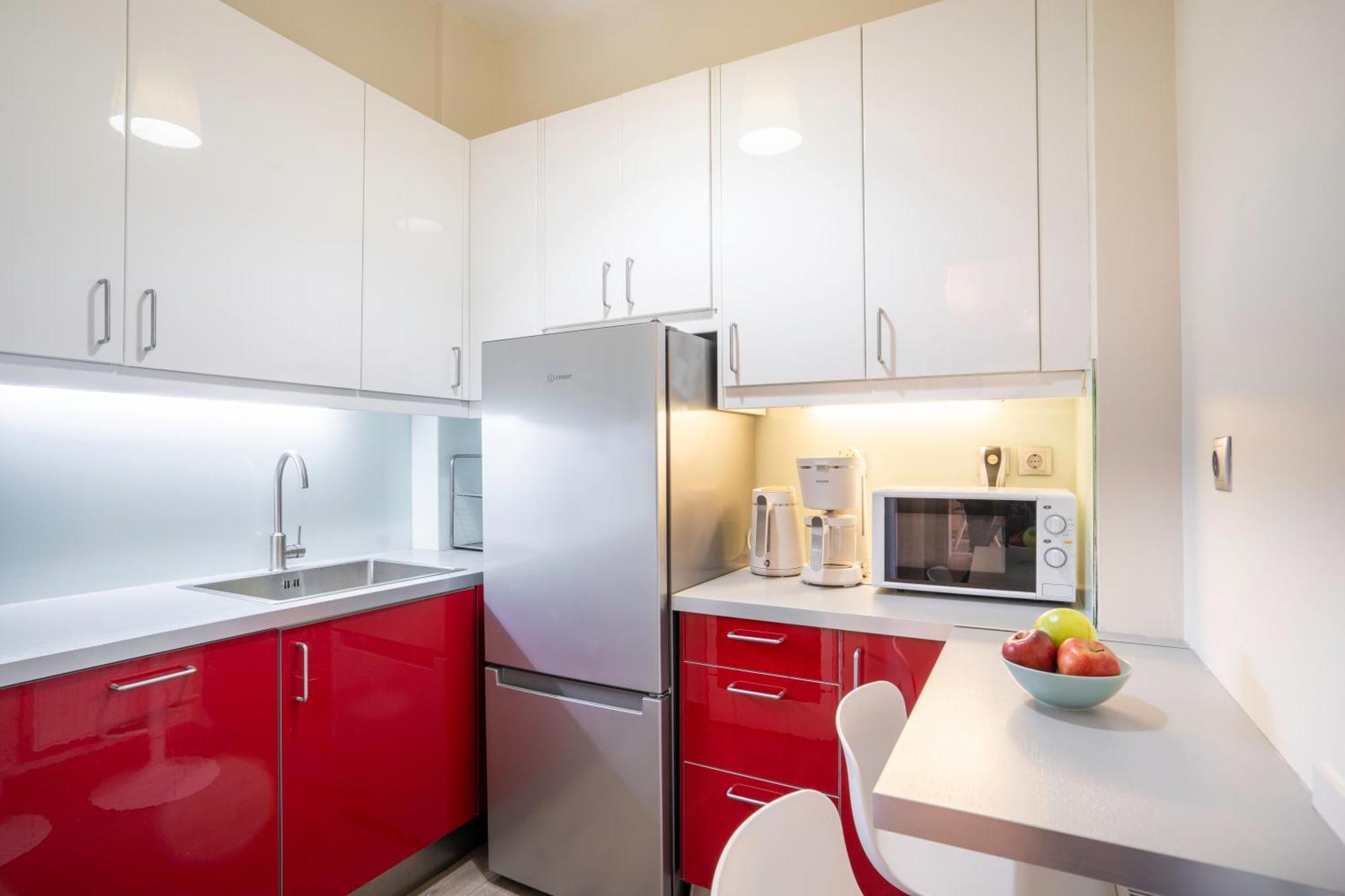 Oasis: Newly Renovated 2br In Center *