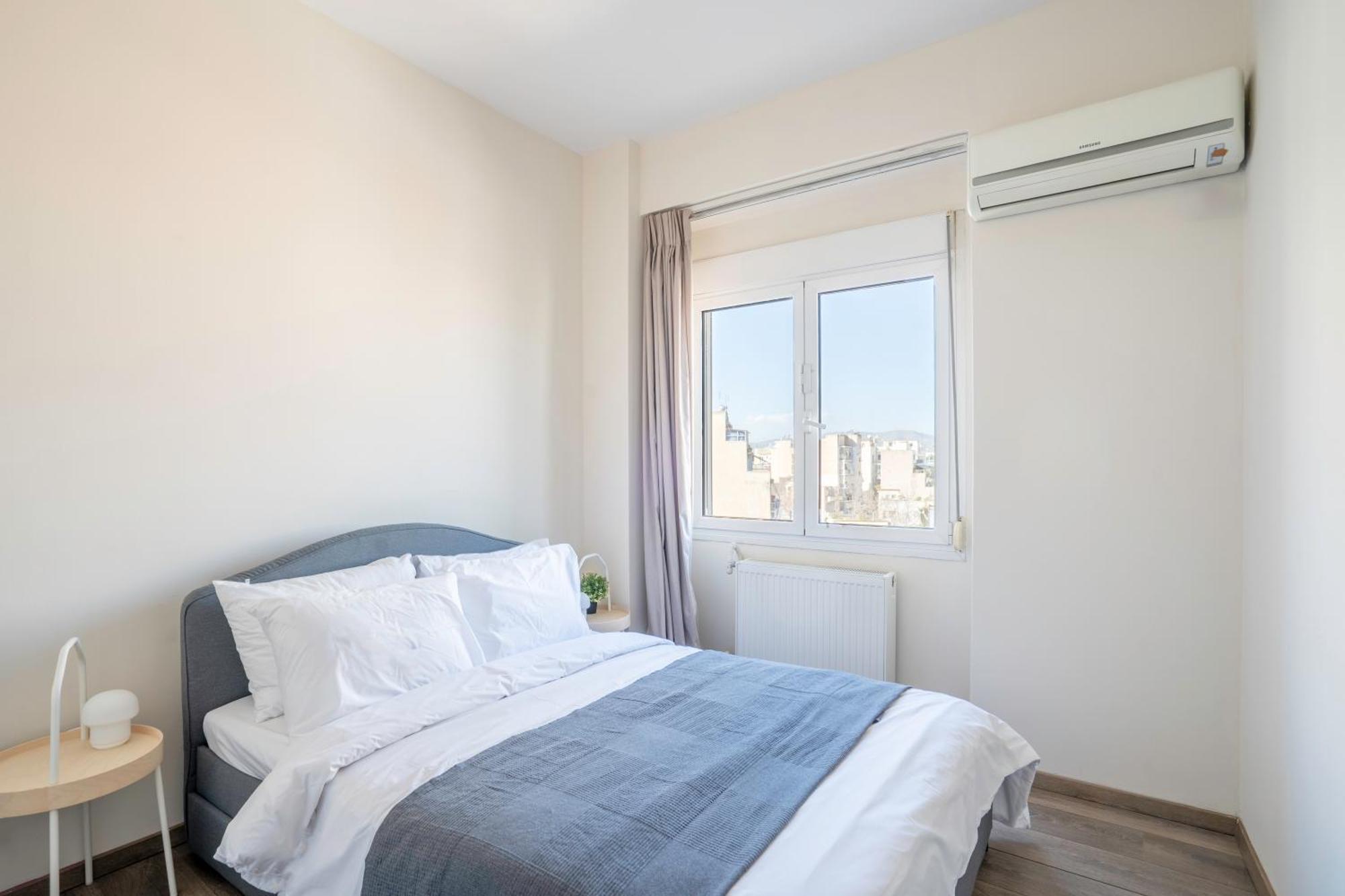 Apartment Oasis: Newly Renovated 2br In Center Athens